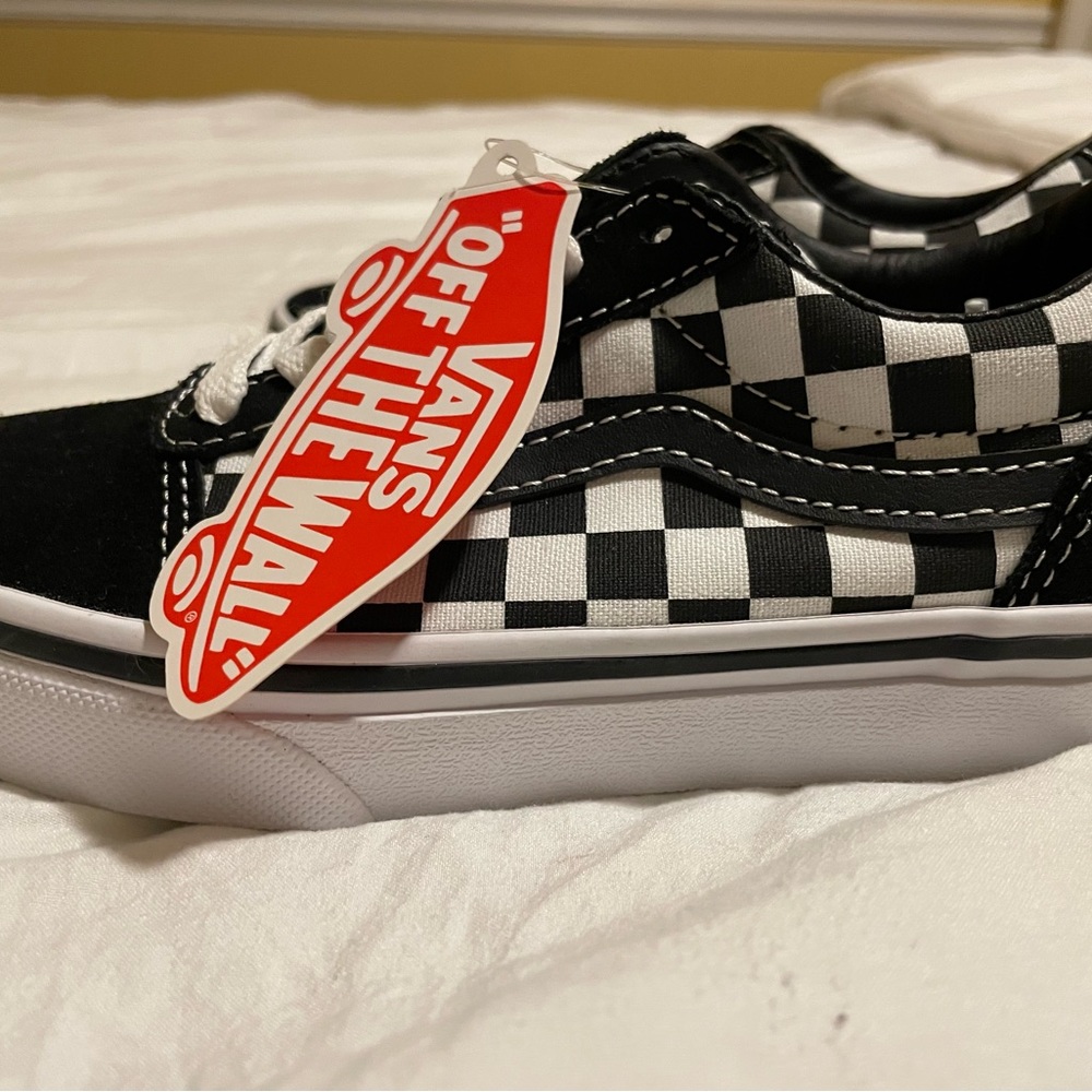 Kids Vans Old Skool Low Checkered (Black & White) Skateboarding Sneakers Size 13